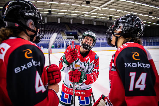 Frölundas Michelle Karvinen i samtal med Malmö Redhawks