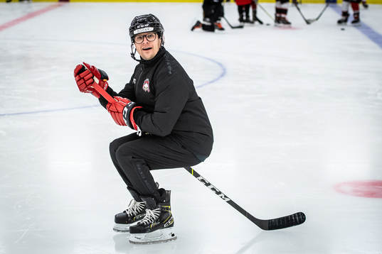 Sportchef Björn Liljander imiterar Dave ”Tiger”