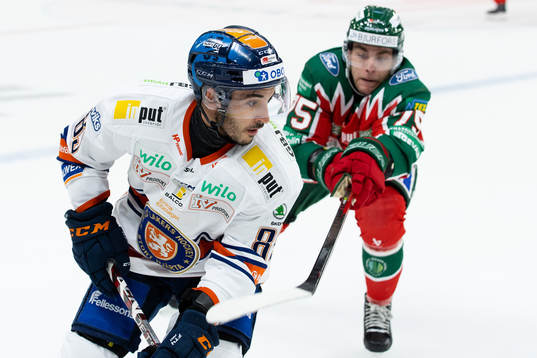 Växjös Jayden Halbgewachs och Frölundas Radan Lenc
