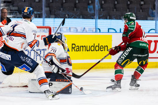 Växjös målvakt Adam Åhman och Frölundas Max Friberg