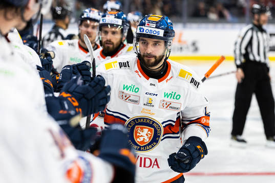 Växjös Tobias Rieder jublar