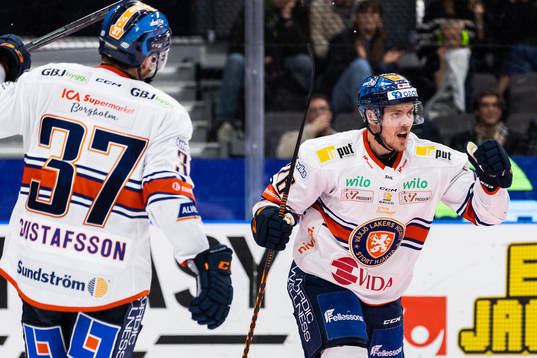Växjös Joel Kellman jublar