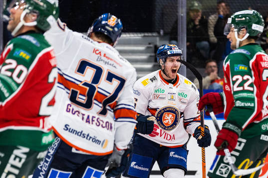 Växjös Joel Kellman jublar