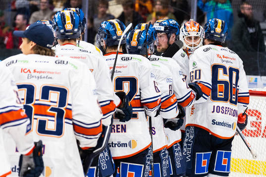 Växjös spelare jublar