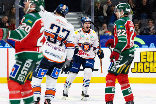 Växjös Joel Kellman jublar