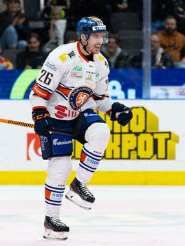 Växjös Joel Kellman jublar
