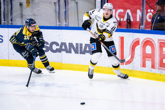 Södertäljes Nikola Pasic och Västerås Jimmie Jansson