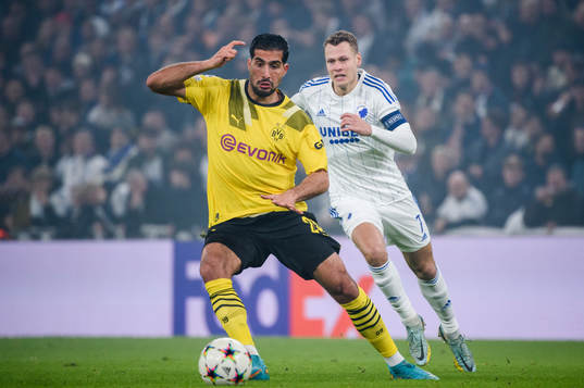 Jude Bellingham of Dortmund and Viktor Claesson of FC