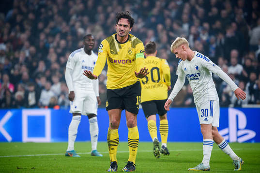 Mats Hummels of Dortmund looks dejected