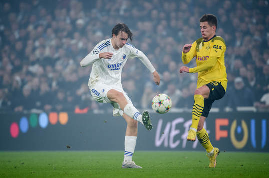 William Clem of FC Copenhagen and Thorgan Hazard of Dortmund