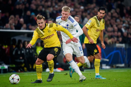 Felix Passlack of Dortmund and Orri Oskarsson of FC