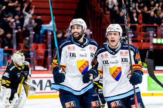 Djurgårdens Johan Alm och Olle Liss jublar