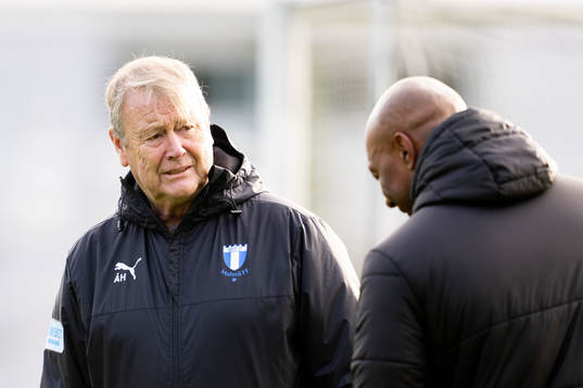 Head coach Åge Hareide and assistant coach Jeffrey Aubynn
