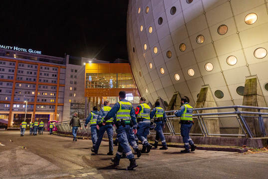 Ordningsvakter utanför Avicii Arena