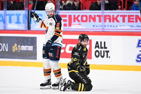 Djurgårdens Linus Arnesson och AIKs Christian Sandberg