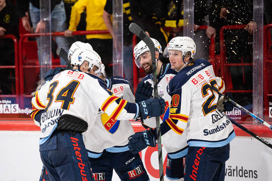 Djurgårdens Daniel Brodin och Calle Odelius jublar