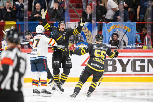 AIKs Richard Gynge jublar