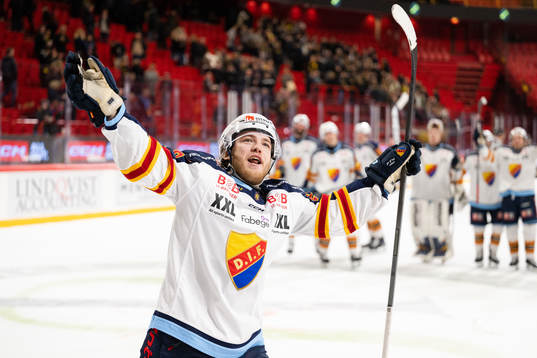 Djurgårdens Emil Berglund jublar