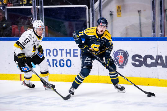 Västerås Trevor Cheek och Södertäljes Renars