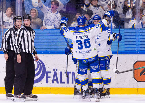 Leksands Mikael Ruohomaa jublar