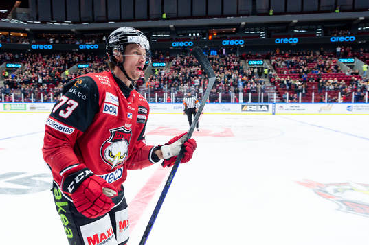 Malmö Redhawks Adam Ollas Mattsson jublar