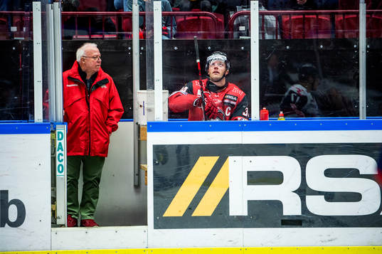 Malmö Redhawks Carl Söderberg i utvisningsbåset
