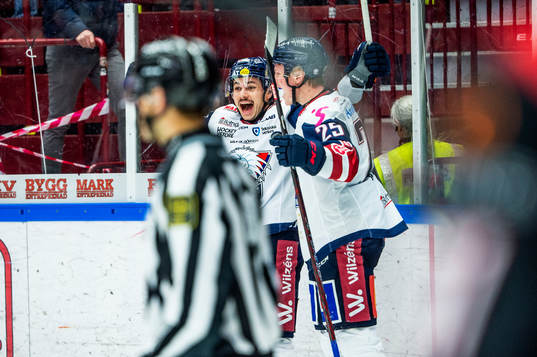 Linköpings Ty Rattie jublar