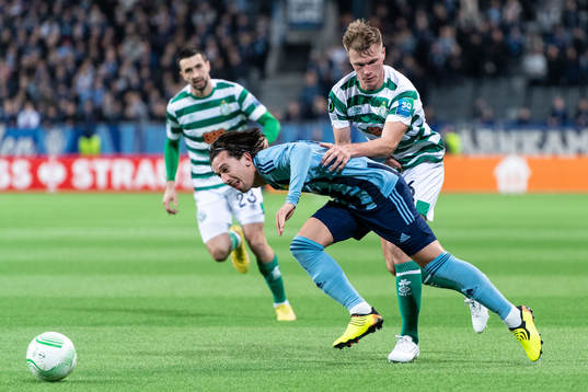 Gustav Wikheim of Djurgården and Daniel Cleary of Shamrock