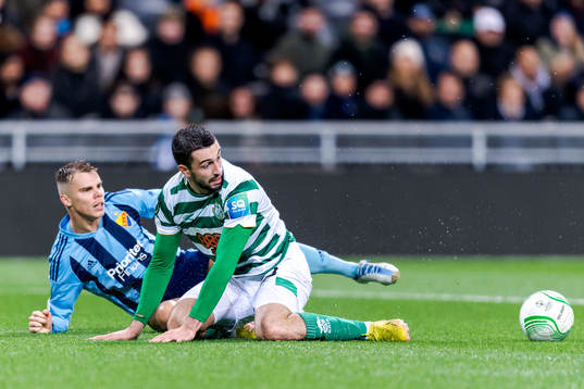 Elias Andersson of Djurgården and Neil Farrugia of