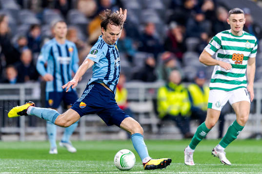 Hjalmar Ekdal of Djurgården and Simon Power of Shamrock