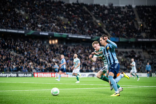 Sean Hoare of Shamrock Rovers and Gustav Wikheim of