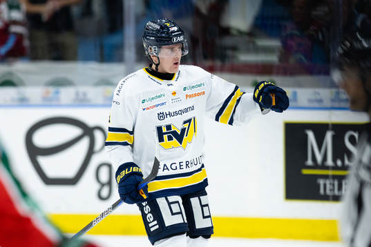 HV71s Emil Andrae jublar