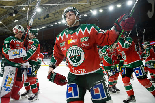 Frölundas Ryan Lasch jublar och tackar publiken