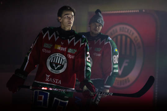 Frölundas Pontus Johansson och målvakt Frederik Dichow
