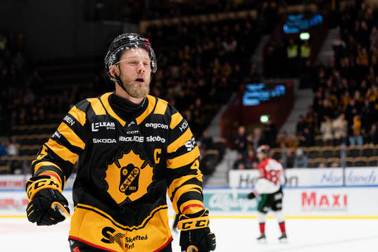 Skellefteås Oscar Möller jublar