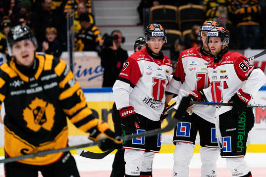 Örebros Marcus Hardegård   och Mathias Bromé jublar