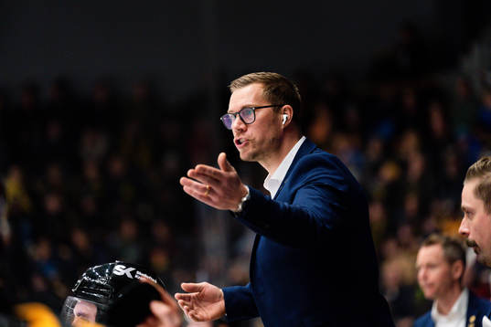 Skellefteås assisterande Andreas Falk
