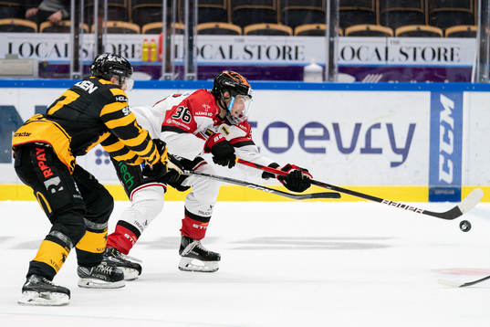 Skellefteås Pär Lindholm och Örebros Emil Larsson