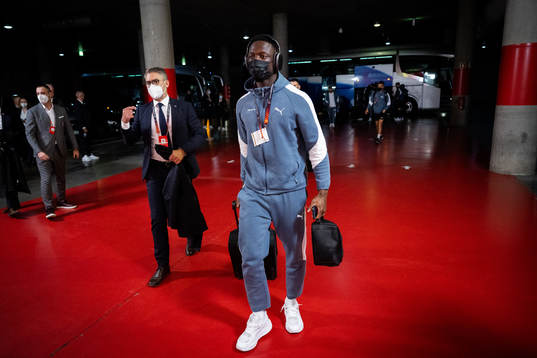 Goalkeeper Ismael Diawara arrives to the stadium