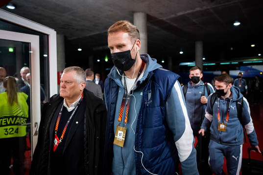 Ola Toivonen arrives to the stadium
