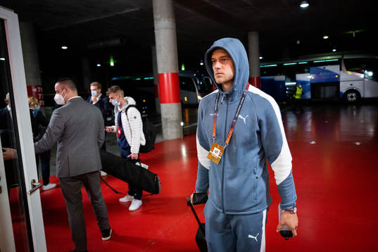 Felix Beijmo arrives to the stadium