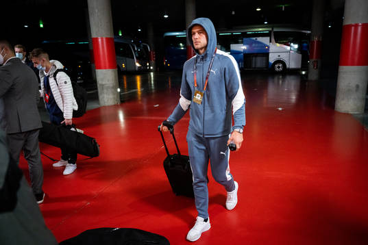 Felix Beijmo arrives to the stadium