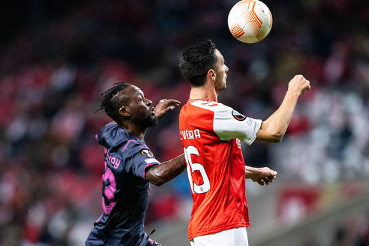 Mohammed Buya Turay of Malmö FF and Paulo Oliveira of Braga