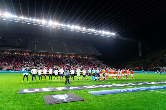 The players of of Malmö FF and of Braga line up