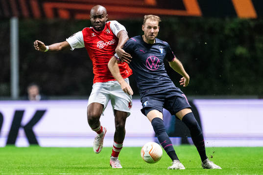 Al Musrati of Braga and Ola Toivonen of Malmö FF