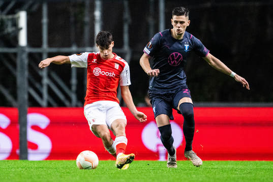Rodrigo Gomes of Braga and Dennis Hadžikadunic of Malmö FF