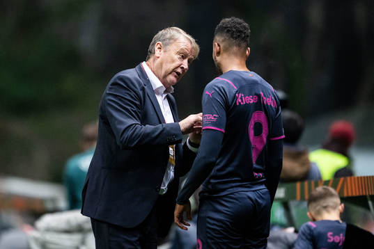Head coach Åge Hareide and Isaac Kiese Thelin of Malmö FF