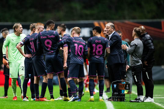 Head coach Åge Hareide of Malmö FF talks to the players