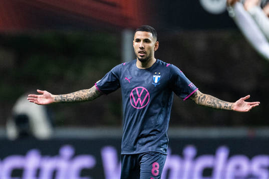Sergio Pena of Malmö FF reacts