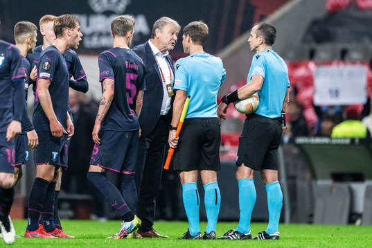 Head coach Åge Hareide of Malmö FF in discussion with the